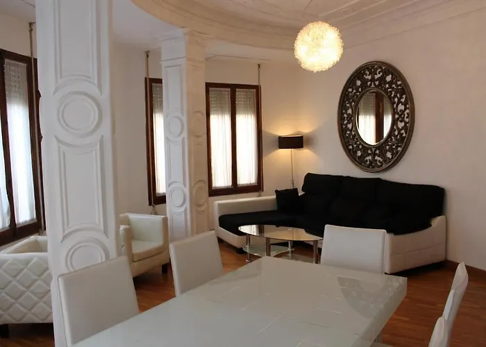 Hotel Torres De *